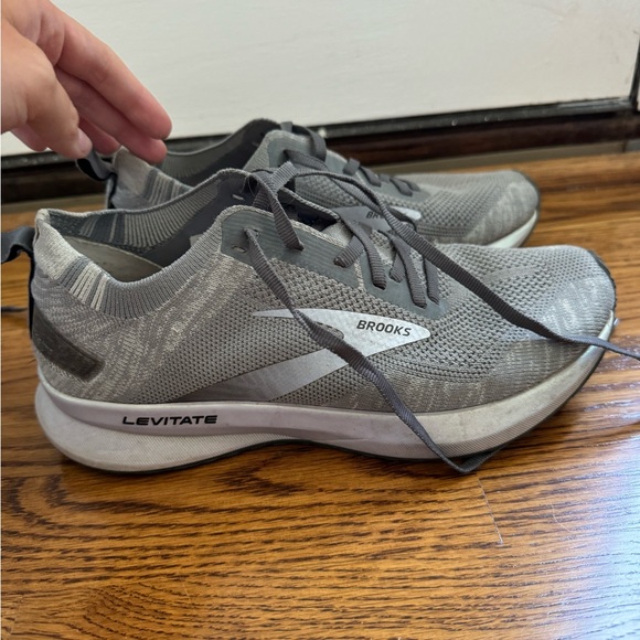 Brooks Levitate 4 Women’s 7.5 Tennis Shoe - Picture 9 of 9